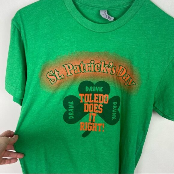Next Level St. Patrick’s Day Clover Tee Toledo Size Small Green Short Sleeve Top - Picture 5 of 8